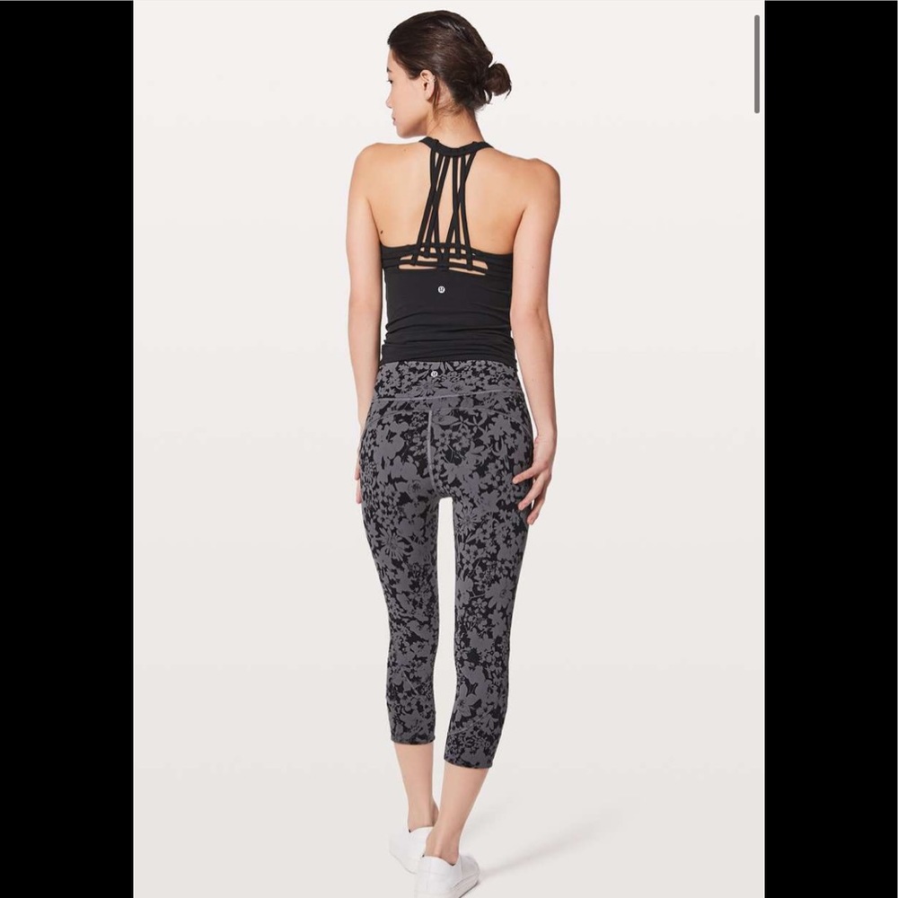 Lululemon In Movement Crop *Everlux 19" - Picture 4 of 7